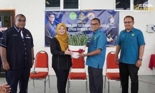 MARDI DAN JPJ PERLIS JALIN KERJASAMA STRATEGIK MELALUI PROGRAM CSR DAN PENYERAHAN 1,000 ANAK SULUR NANAS MS16